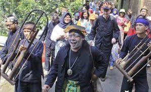 Salahsatu acara  hajatan di Kampung Cireundeu.