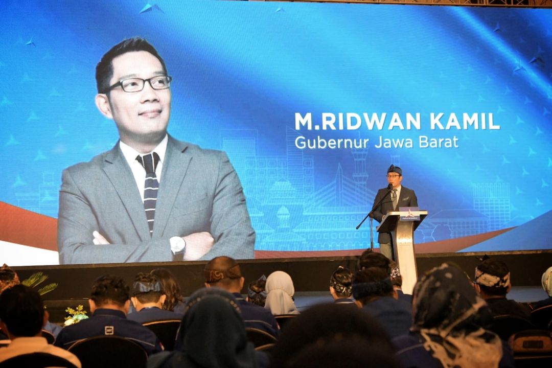 Gubernur Jawa Barat Ridwan Kamil saat menghadiri Pelantikan Pengurus DPD Demokrat Jabar Periode 2022-2027, di Hotel Trans Luxury, Kota Bandung, Selasa (12/4/2022).