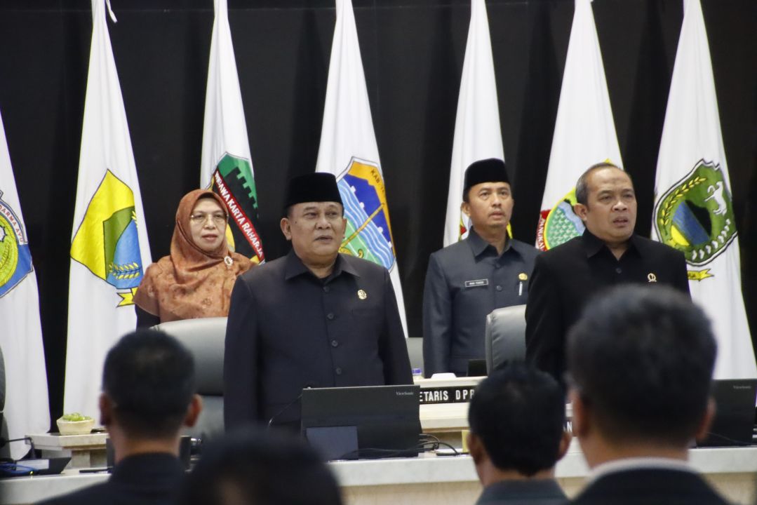 Ketua Sementara DPRD Provinsi Jawa Barat Taufik Hidayat saat pimpin Rapat Paripurna DPRD Jawa Barat dengan agenda Pengumuman Pembentukan Fraksi-Fraksi masa 2024-2029, yang bertempat di Kota Bandung. Jumat, (6/9/2024).