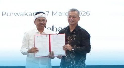 Gubernur Jabar Dedi Mulyadi pada acara penandatanganan kerjasama dengan Politeknik Enjinering Indorama. 