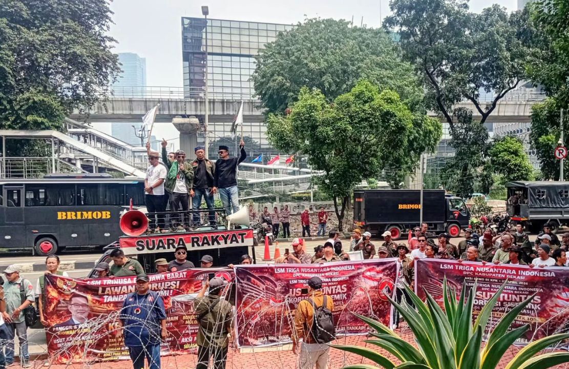 Aksi Damai Raga Rumah Aliansi Sunda Ngahiji dan Trinusa Indonesia di Depan Gedung KPK, Jakarta 21 April 2026
